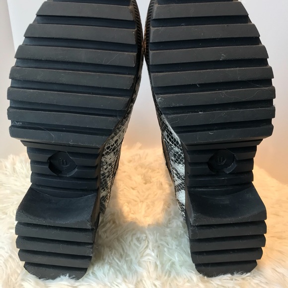 FASHION NOVA PLATFORM SNAKEPRINT LACE BOOT SIZE 11 - Picture 10 of 11